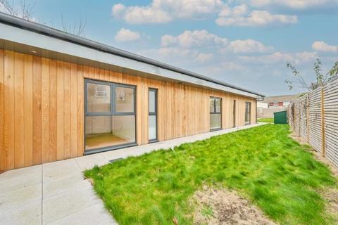 Ironbridge Mews, London, E15 2 bed bungalow for sale