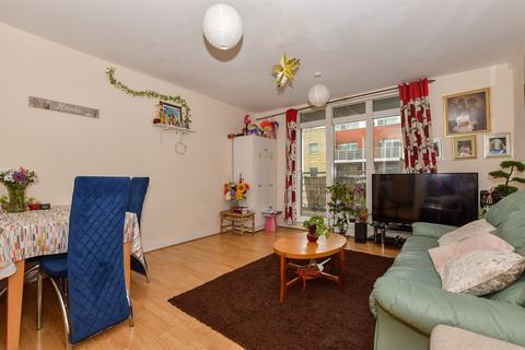 Kingfisher Meadow, Maidstone, Kent 2 bed apartment for sale