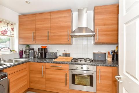 Ash Close, Littlehampton, West Sussex 2 bed terraced house for sale