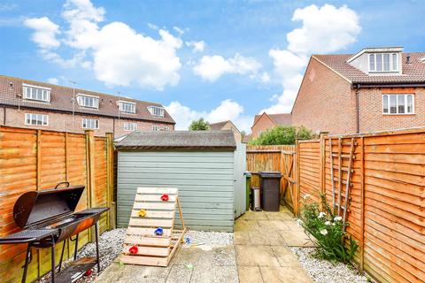 Ash Close, Littlehampton, West Sussex 2 bed terraced house for sale