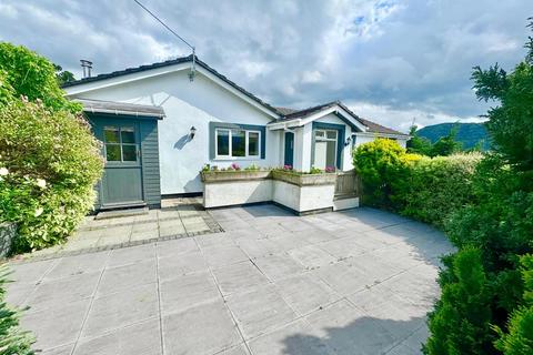 Town Hill, Llanrwst 3 bed detached house for sale