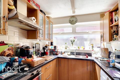 Manor Farm Crescent, Weston