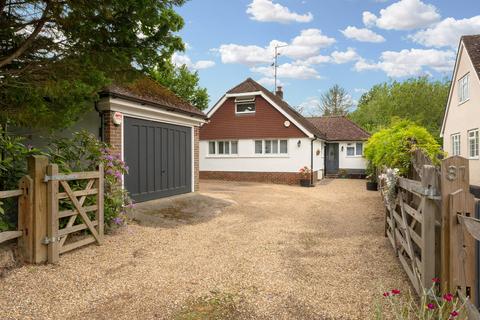 Pondtail Road, Horsham, RH12 4 bed bungalow for sale