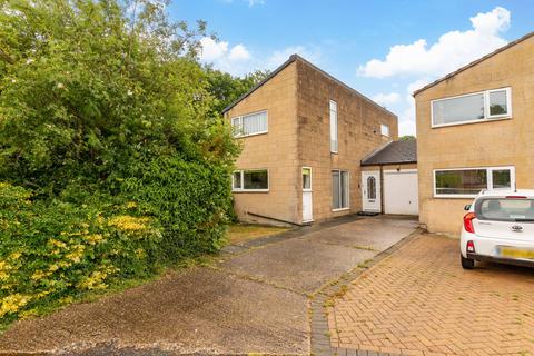 Sharon Close, Crawley RH10 2 bed link detached house for sale