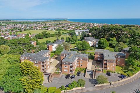 Belle Vue Crescent, Southbourne... 2 bed apartment for sale
