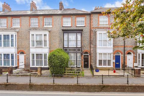 Carisbrooke Road, Newport, Isle of Wight 1 bed apartment for sale