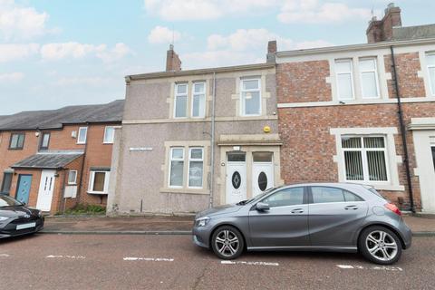 Moore Street, Gateshead 2 bed flat for sale