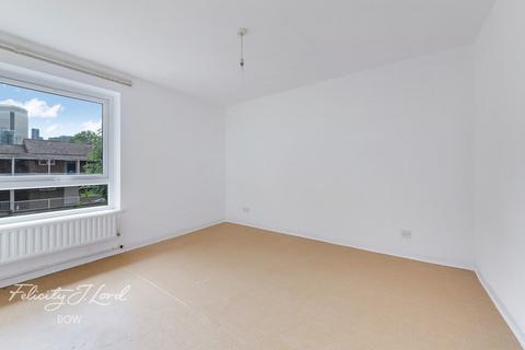 Pigott Street, London 2 bed flat for sale
