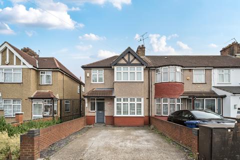 Burns Avenue, Southall, UB1 3 bed property for sale