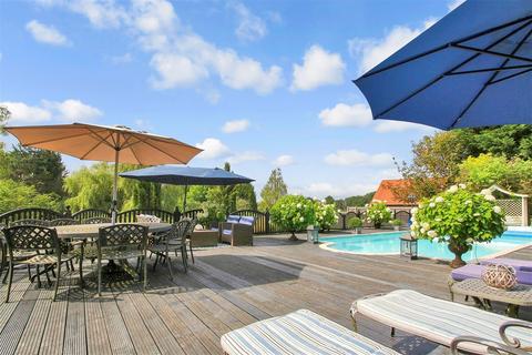 South Farm Lane, Tunbridge Wells TN3 4 bed detached house for sale