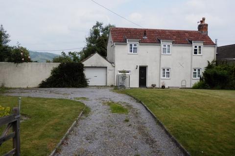 An attractive detached 2 bedroom... 2 bed cottage for sale