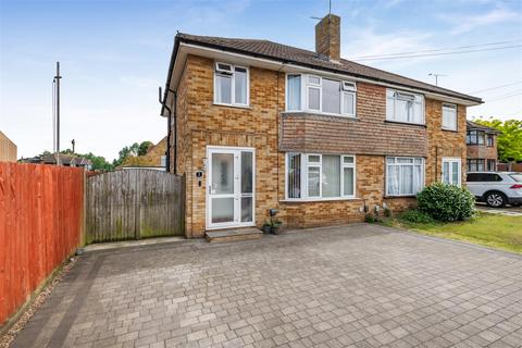 Meadow Walk, Snodland 3 bed semi