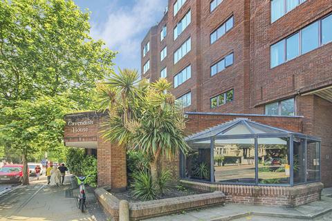 Wellington Road, NW8 2 bed flat for sale