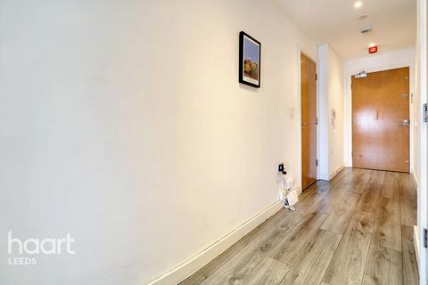 Cross Green Lane, Leeds 2 bed apartment for sale