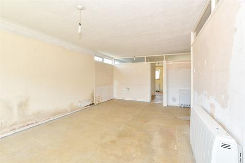 Brighton Road, Southgate, Crawley... 2 bed flat for sale