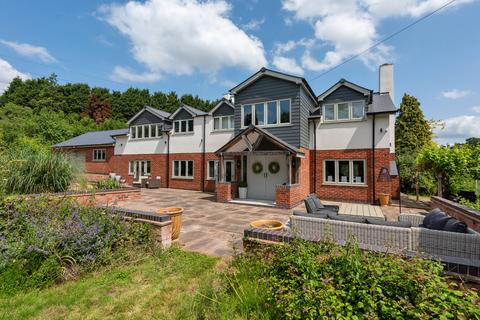 Worcestershire WR9 5 bed country house for sale