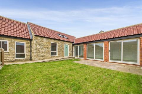 The Courtyard, Wilton 3 bed house for sale