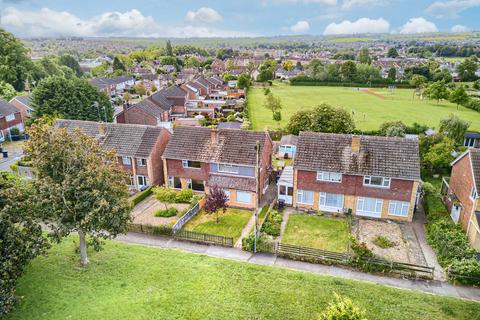Arden Way, Market Harborough LE16 3 bed semi