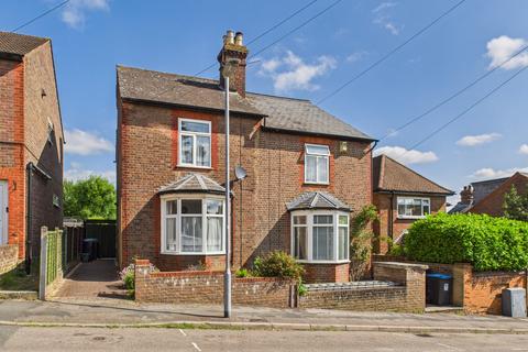 Cemetery Hill, Hemel Hempstead, HP1 3 bed semi