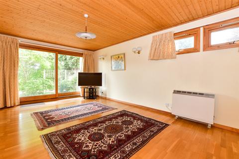 Higham Lane, Tonbridge TN10 3 bed detached house for sale