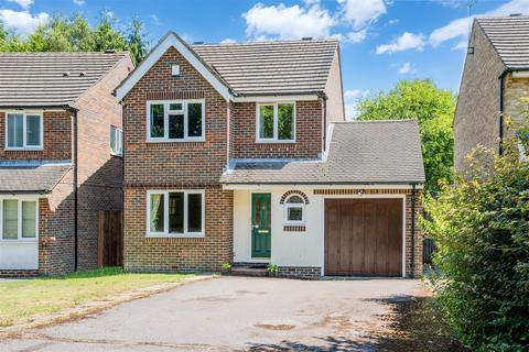 Linden Close, Tadworth 3 bed detached house for sale