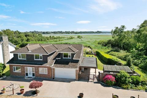 Beach Road, Poole BH16 4 bed detached house for sale