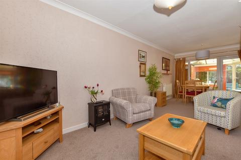 Quested Way, Maidstone ME17 3 bed semi