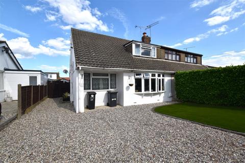 Silverthorne Close, Rochford 4 bed chalet for sale