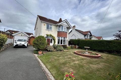 Marine Road, Penrhyn Bay 3 bed detached house for sale