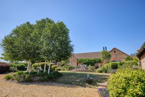 Swanton Morley NR20 5 bed barn conversion for sale