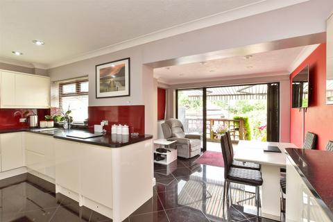 Spences Lane, Lewes, East Sussex 2 bed semi