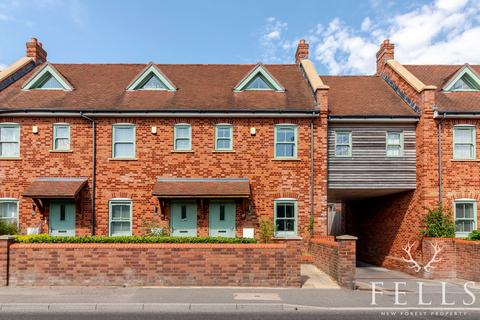Christchurch Road, Ringwood BH24 3 bed terraced house for sale