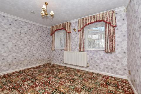 Shipman Avenue, Canterbury, Kent 2 bed semi