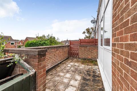 57a Woodhall Way, Molescroft... 2 bed flat for sale