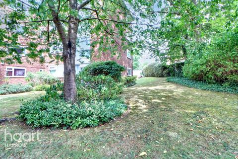 Aran Drive, Stanmore 2 bed flat for sale