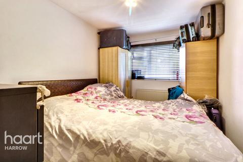 Aran Drive, Stanmore 2 bed flat for sale