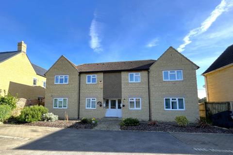 Burford Road, Lechlade... 2 bed apartment for sale