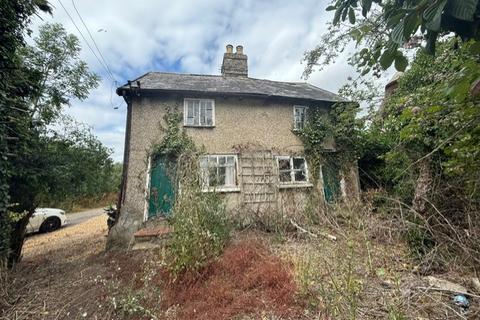 119 Ermine Street, Caxton, Cambridge... 3 bed semi