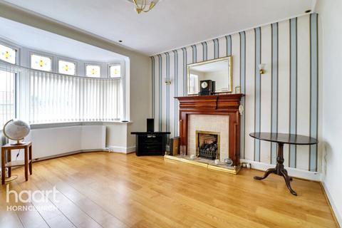 Fairkytes Avenue, Hornchurch 3 bed semi