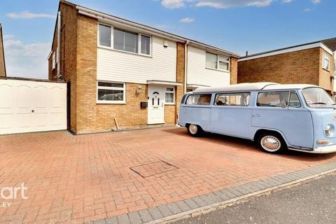 Telscombe Way, Luton 3 bed semi