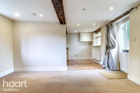 The Street, Norwich 3 bed semi