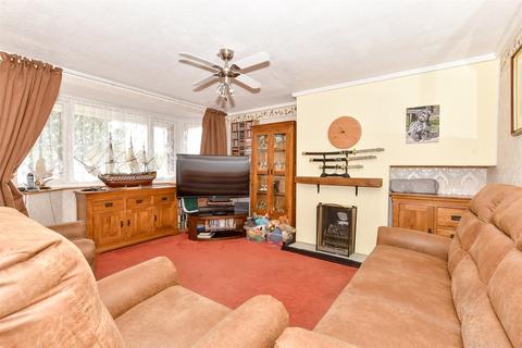 Middle Park Way, Havant, Hampshire 3 bed terraced house for sale