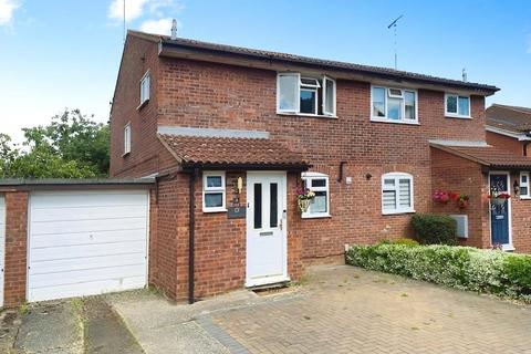 Derwent Close, Wokingham, Berkshire 3 bed semi