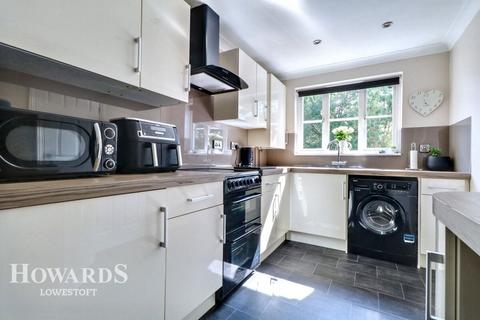 Porthole Close, Lowestoft 2 bed semi