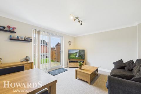 Porthole Close, Lowestoft 2 bed semi