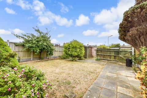 Pluckley Gardens, Margate CT9 2 bed terraced bungalow for sale