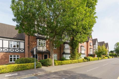 Station Road, Dorridge 2 bed apartment for sale