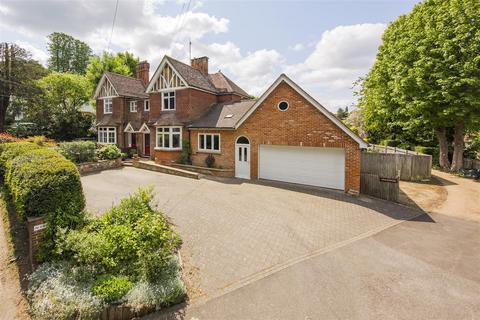 Bates Hill, Ightham TN15 4 bed semi