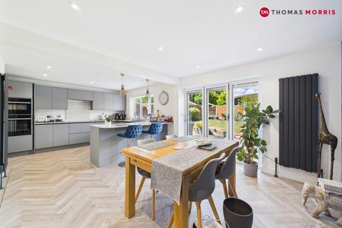 Scotts Crescent, Huntingdon PE28 4 bed detached house for sale
