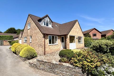 Kinforde, Chard, Somerset TA20 3 bed detached bungalow for sale